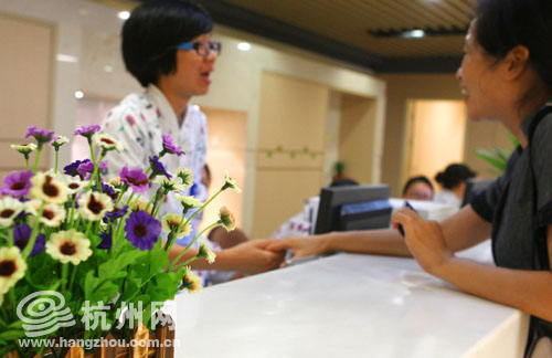 http://ori.hangzhou.com.cn/ornews/images/attachement/jpg/site2/20130826/0022191a3e9413854f2b0e.jpg